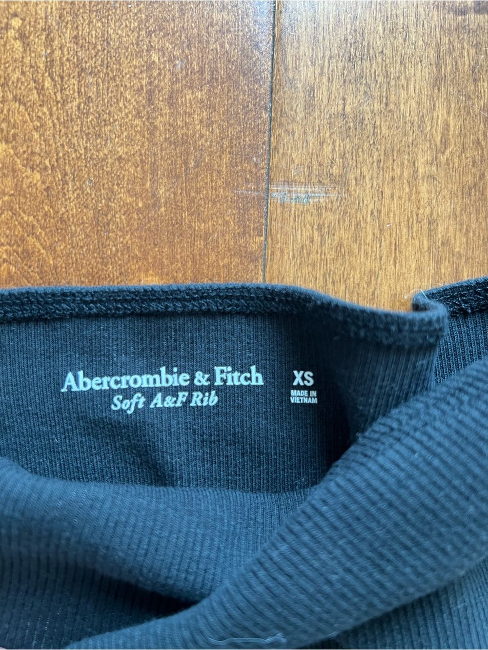 Abercrombie & Fitch Black Ribbed Off-Shoulder Top - Picture 3 of 3